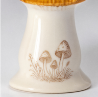Ensemble de salières et poivrières en céramique peintes à la main en forme de champignon, design vintage créatif et adapté aux enfants, avec couvercle étanche