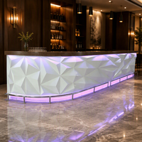 Comptoir de bar moderne sur mesure haut de gamme avec poste de travail, résistant aux rayures, durable, rénovable pour hôtel de luxe, club, restaurant