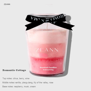 Bougies parfumées de luxe dans <span class=keywords><strong>des</strong></span> bocaux en verre jaune élégants faits à la main avec un parfum riche pour la décoration intérieure et la relaxation Nouveau style - Product Image 2