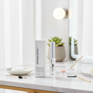 Colle à cils Private Label Easy Fix Perm, type pinceau pratique, à viscosité rapide pour une fixation rapide et facile - Product Image 2