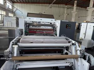 YL-801 rebobineuse entièrement automatique à quatre arbres pour ruban adhésif double face, ruban de masquage, ruban adhésif, polyester - Product Image 3