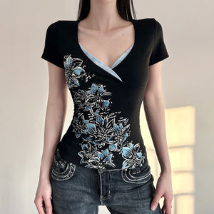 Camiseta de Estilo Chino Retro con Estampado, Cuello en V, Manga Corta, Diseño Básico y Versátil - Product Image 6