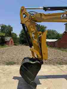 Máquina Japonesa 305.5e2E de 6 Toneladas Caterpillar para Construcción con Pocas Horas de Trabajo - Product Image 5