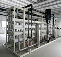 Système de traitement d'eau par osmose inverse (RO) entièrement automatique 60000L/H avec réservoir sous pression, pompe à moteur et roulement – Garantie 1 an pour usage domestique