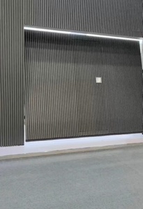 Diseño de parrilla de aluminio personalizado de fábrica puertas de garaje plegables verticales puerta de garaje plegable de acero vertical externa - Product Image 4