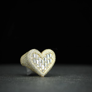 Bague Glamour en Argent Sterling 925 avec Moissanite, Sertie d'un Halo et de Pierres Scintillantes pour Occasions de Luxe et Formelles - Product Image 5