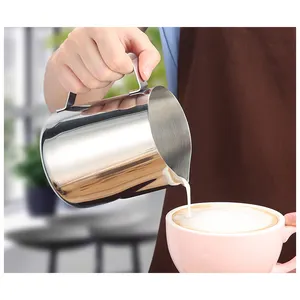 Jarra de aço inoxidável reutilizável personalizada com medidas, perfeita para espumar leite e criar arte em café