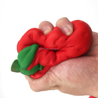 Vente en gros de mousse fraise balle anti-stress souple en PU fruit soulagement de l'anxiété jouet à presser commande en gros