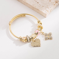 Bracelet perlé en alliage électroplaqué style Pan avec pendentif cœur trèfle à quatre feuilles pour femme - Bijoux Z1185-A