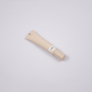 كريم أساس للوجه مضيء بعلامة تجارية خاصة يمنح إشراقة وتشبه البشرة بالبشرة النضرة - Product Image 4