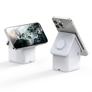 Estación de carga rápida inalámbrica Creative House 4 en 1 con luz nocturna, auriculares para teléfono inteligente, cargador de relojes - Product Image 4
