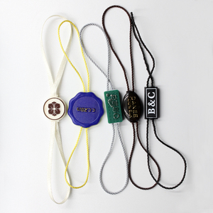 Étiquettes de vêtements personnalisées Reuners, logo de marque, étiquette en plastique écologique imprimée, pliage de bord, cordon de serrage, couleur personnalisée - Product Image 1