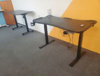 Établi de levage électrique automatique Bureau à domicile intelligent Bureau en métal Caractéristiques de l'ordinateur pour l'apprentissage pour le bureau à domicile