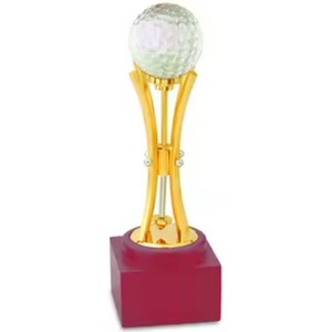 Offre Spéciale Trophée de cricket en métal célèbre la victoire dans le sport ou les universités pour les défis d'entreprise Prix à l'exportation disponible - Product Image 1