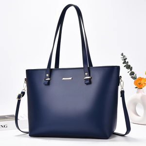 Sac fourre-tout noir en similicuir pour femme avec bandoulière amovible, sac à main classique décontracté pour usage quotidien, design durable à ouverture supérieure - Product Image 5