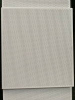 Panneau de plafond en aluminium perforé blanc de 1 mm d'épaisseur pour décoration intérieure moderne, panneau en aluminium perforé
