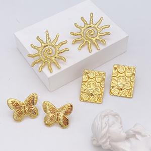Nouveauté Tendance Internationale Boucles d'Oreilles Fleur Papillon Haut de Gamme en Acier Inoxydable pour Femme, Luxe Léger, à la Mode et Polyvalentes - Product Image 2