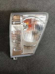 NEWTHINKINTG Señal de giro de luz de esquina para Isuzu NPR 700P Blanco Transparente Ancho y Narroe Body Truck Accesorios - Product Image 2