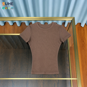 เสื้อยืดแขนสั้นคอกลมทรงเข้ารูปสำหรับผู้หญิง SUHE ผ้าถัก สีพื้น ระบายอากาศได้ดี ความยาวปกติ สไตล์มินิมอล - Product Image 3