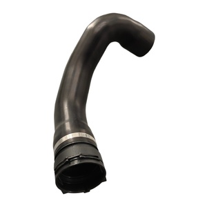 Pièces de moteur de camion de haute qualité 2438754 Tuyau de radiateur en caoutchouc pour camions lourds Scania - Product Image 3