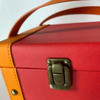 Boîte cadeau de luxe personnalisée, écologique, avec gaufrage, pelliculage mat, design vintage en cuir PU, type valise, pour vin, aliments pour bébés, chips