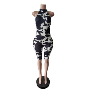 <span class=keywords><strong>Mono</strong></span> <span class=keywords><strong>corto</strong></span> de verano para <span class=keywords><strong>mujer</strong></span>, sin espalda, estampado, con cuello halter y sin mangas - Product Image 2