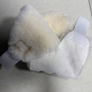 Chaussons d'hiver unisexes en peau de mouton doublée de fourrure, chauds et confortables pour la maison, avec logo personnalisé - Product Image 4