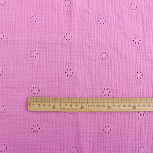 قماش موسلين مطرز عالي الجودة بنقشة زهور صغيرة للأطفال من القطن الشاش المزدوج 100% - Product Image 3