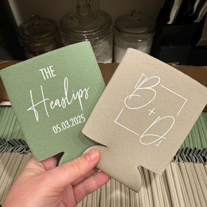 Refroidisseurs de canettes personnalisés pour mariage, porte-canettes monogrammés, cadeaux de réception de mariage, manchons isothermes en néoprène pour canettes de bière - Product Image 5