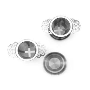 Infuseur de passoire à thé à poignées professionnelles à double aile avec plateau d'égouttement suspendu aux tasses de théières - Product Image 6