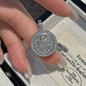 Colgante de Plata de Ley S925 con Diseño de Brújula de los Ocho Tesoros, Diseño de Nicho, Simple y Moderno, Estilo Chino Nuevo, Amuletos de Lujo Ligero - Product Image 1