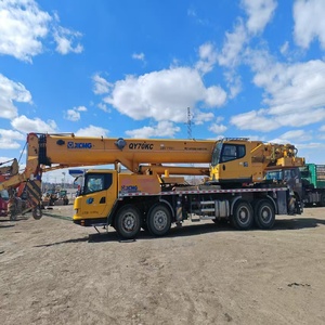 Grue mobile sur camion d'occasion QY70KC de 70 tonnes avec moteur et pompe en bon état de fonctionnement - Product Image 4