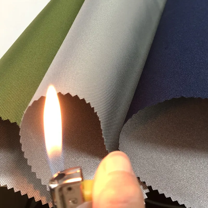 Огнестойкая огнестойкая полиэфирная оксфордская ткань с УФ-покрытием 600D для тента