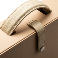 Boîte cadeau portable pour les fêtes avec poignée en PU, boîte d'emballage cadeau de luxe personnalisée