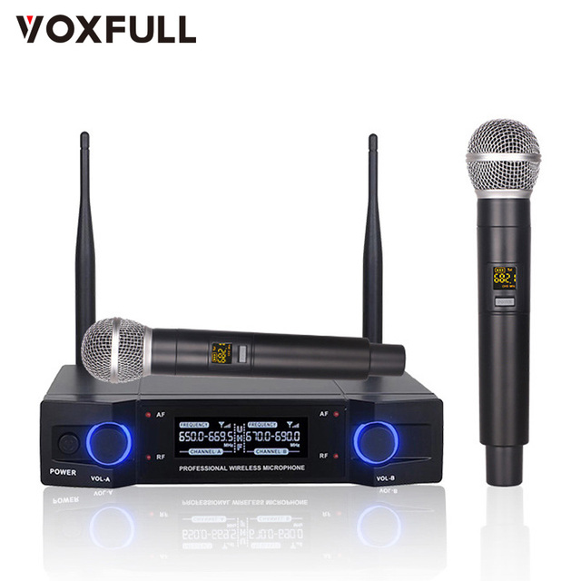 Voxfull TW112 Professional Dynamic Wireless Handheld Microphone Noise Cancelling for Stage Speech Wedding Show Band Home Party