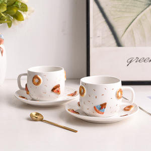 Juego de Taza y Platillo para Café Latte Donut, Porcelana Ecológica, Marrón/Rosa, Moderno - Product Image 2