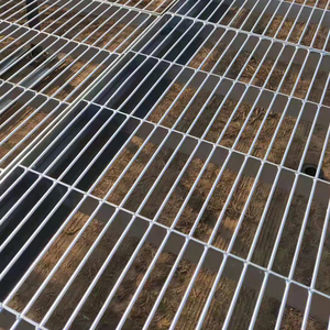 <span class=keywords><strong>Caillebotis</strong></span> en acier galvanisé bon marché léger et personnalisé en usine pour poulailler Cage à pigeons certifié CE pour une utilisation sur passerelle - Product Image 2