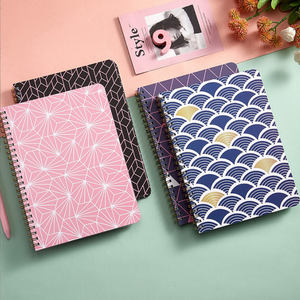 <span class=keywords><strong>Agenda</strong></span> Diaria y Semanal <span class=keywords><strong>2022</strong></span> <span class=keywords><strong>2023</strong></span> con Espiral Wire-O, 365 Días, con 12 Pestañas Mensuales y <span class=keywords><strong>Bolsillo</strong></span> Trasero Grande - Product Image 4