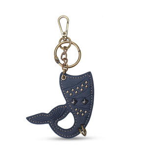 คุณภาพสูงสั่งทำสำหรับผู้หญิงผู้ชายปลาหนัง PU ของที่ระลึกของที่ระลึกพวงกุญแจจี้โลหะผสมสังกะสีตามสั่ง - Product Image 1