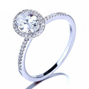 Bague de fiançailles en argent sterling 925 avec pierres de moissanite naturelles, coupe ovale classique, style élégant en argent - Product Image 3