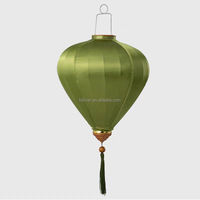 Lanterne artisanale en bambou de soie orientale vietnamienne colorée en plein air imperméable à l'eau lampe en tissu de soie lanterne suspendue pour la décoration