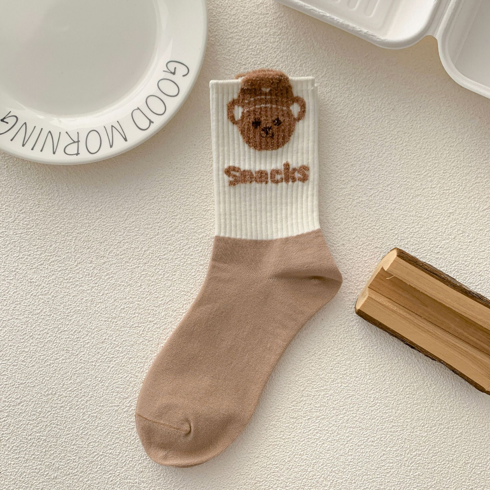 wholesale factory price cotton funny women's mid-tube letters street socks cute womens animal socks