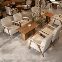 Ensemble de mobilier de restaurant personnalisable pour hôtel et café : table carrée en bois, chaise et banquette en mousse haute densité