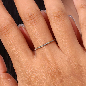 Bague éternité plaquée or 18 carats avec micro-pavé de zircone cubique, pierres rondes, bijoux classiques unisexes pour mariage et fiançailles - Product Image 2