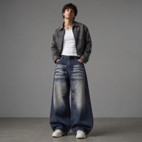 Jean homme DIZNEW bleu foncé coupe large délavé effet nuage horizontal avec broderie d'insectes et 20 runes anciennes, personnalisable OEM