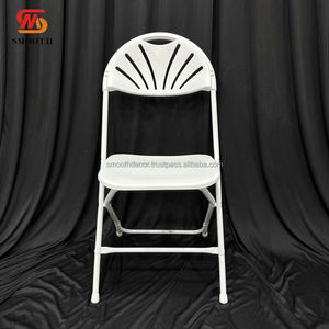 Chaise pliante à dossier en éventail en métal blanc empilable pour mariage en plein air, fête, banquet, design antique européen, salon - Product Image 1