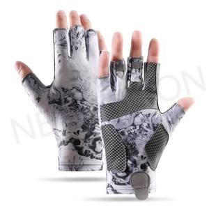 Custom Wear-resistant Lightweight Fishing Gloves for Men and Women Youth Anti-cut Sunscreen Camouflage Fishing Gloves - Product Image 2