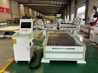 Mobilya Üretimi CNC Router 3 Eksenli ATC Mili Motoru PLC Ahşap Panel Üretim Ekipmanı Otomatik Kesim Delme