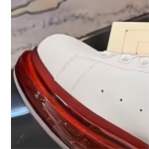 Zapatos casuales de suela gruesa con diseño lujoso y transpirable, tendencia de moda, cuero genuino, zapatos para caminar transpirables. - Product Image 1