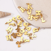 En gros A-Z Lettres Initiales Charmes Avec Anneau Ouvert Alphabet Pendentifs En Acier Inoxydable À La Main Dangles Bracelets Faire Des Fournitures